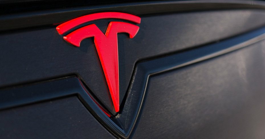 Global firm advises on massive Tesla battery installation