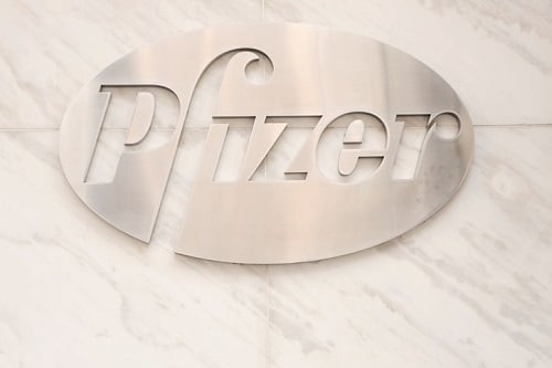 Pfizer opens early-retirement option ahead of job cuts