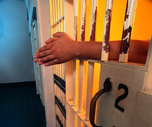 Corrections error kept more than 500 inmates in jail longer than required