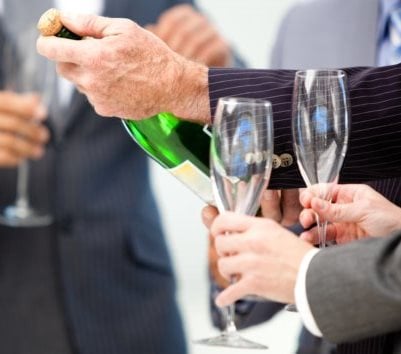 Employer bans workers from drinking alcohol during the day