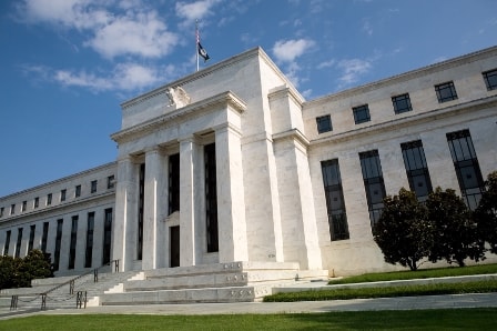 Manulife analysts foresee stepwise Fed hikes
