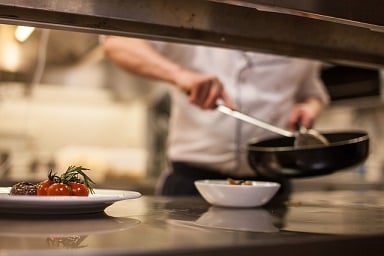 Restaurants step up on kitchen staff benefits