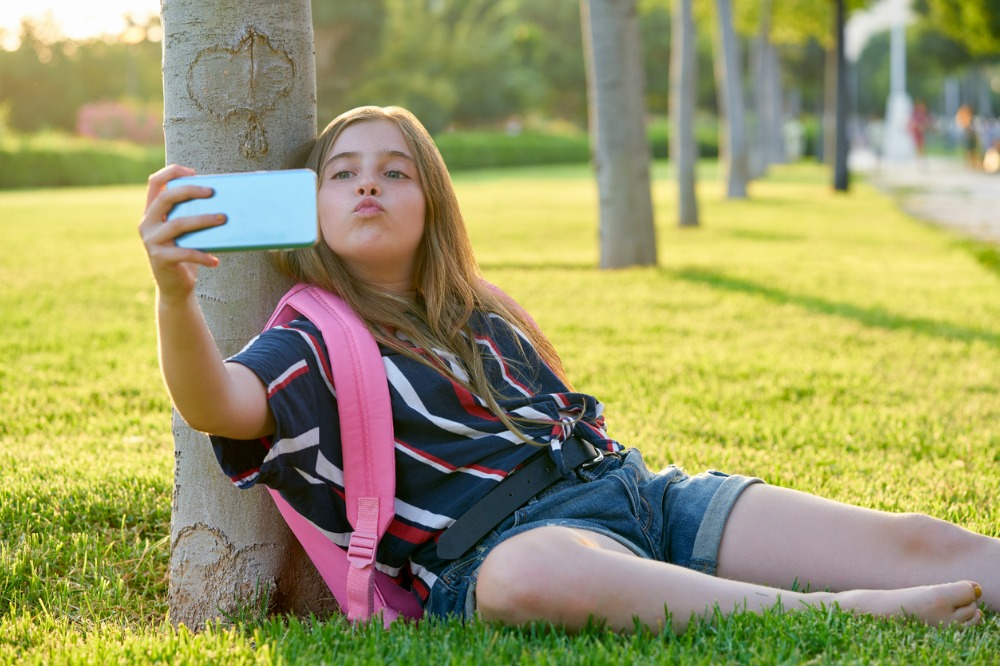 Social media having a negative impact on girls – research