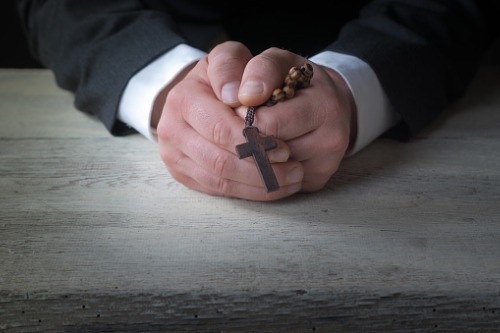 Should FAs disclose religious values to HNWI clients?