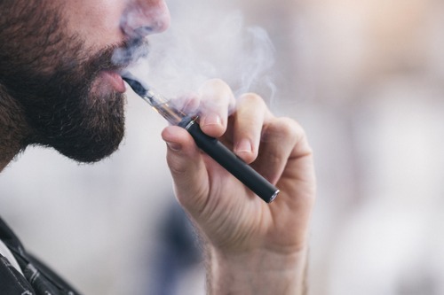 How does vaping affect life insurance in Canada?