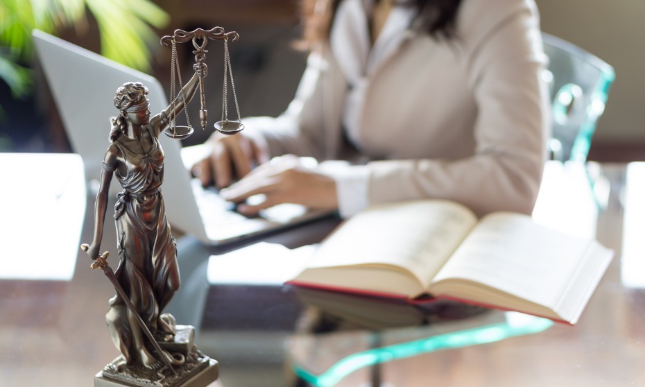 Why are senior female lawyers more likely to quit?