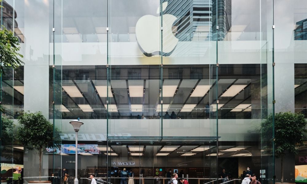 Lawyers seek hefty legal fees from Apple securities settlement