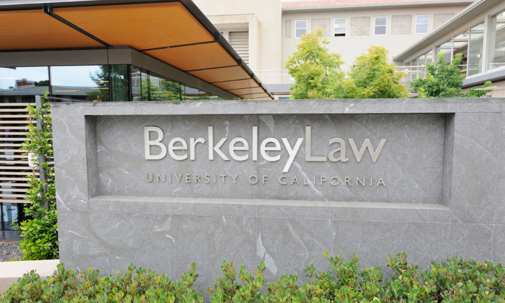 US law school deans oppose proposed accreditation of online law schools