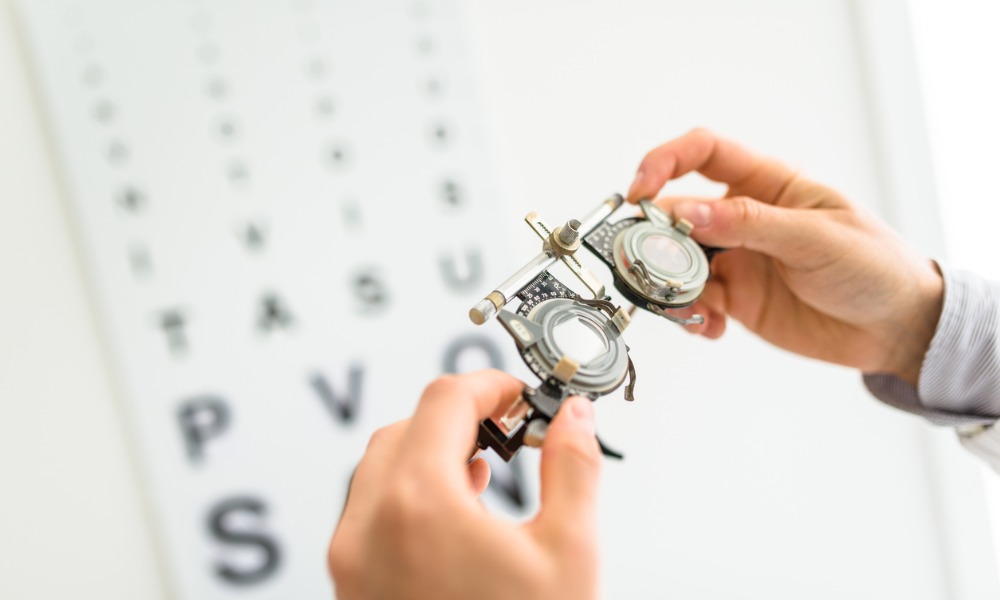 Optometrist sees red over employee’s behaviour