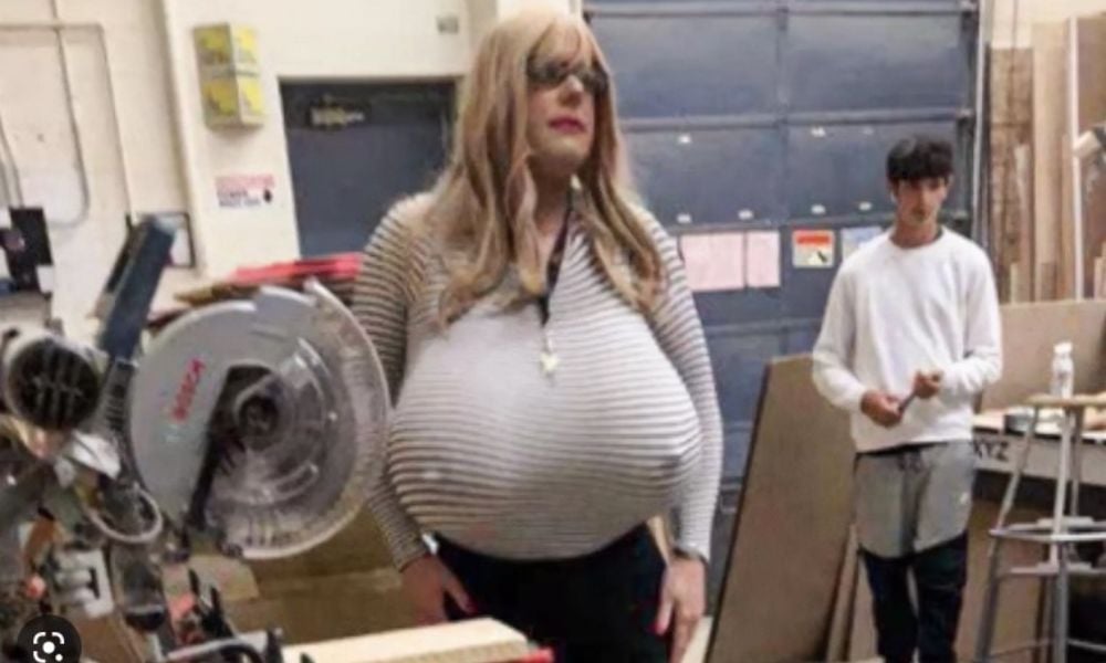 A Teacher Dress-Coded This Student for Not Wearing a Bra