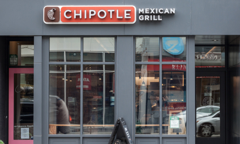 Chipotle's aims to hire 15,000 new workers in North America