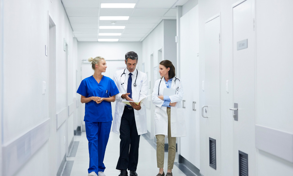 Study confirms gender pay gap among doctors