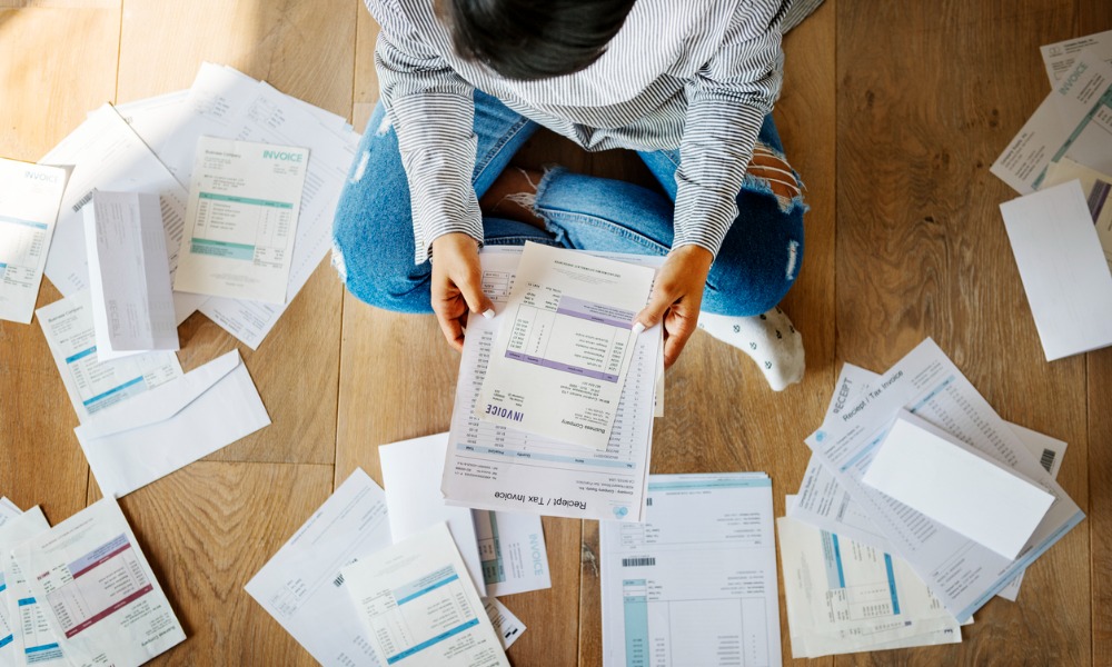 More than half of Canadian households just $200 from not paying bills