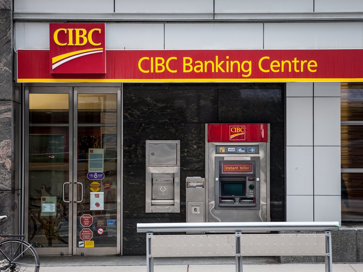 As market turbulence hits profits, Canadian banks seek loan growth