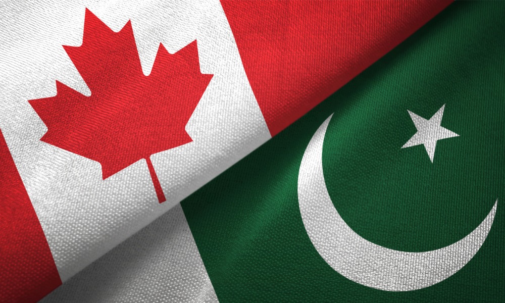 How to move to Canada from Pakistan
