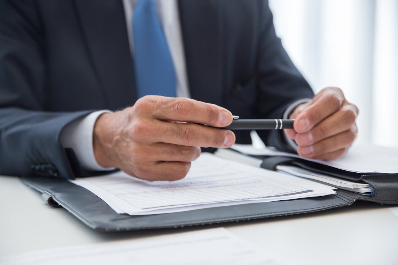 Understanding change of control clauses in Canadian contracts