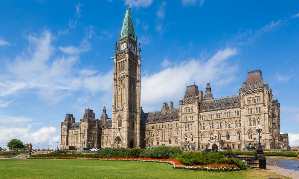 Budget 2025: Federal public service to lose 40,000 jobs