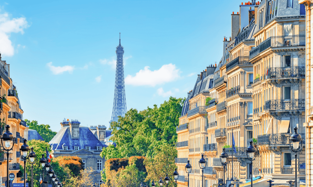 Kim Kardashian gets €1 award from Paris court in jewel robbery case