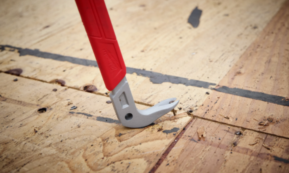 Milwaukee Tool offers new Molding Puller and Wrecking Bar