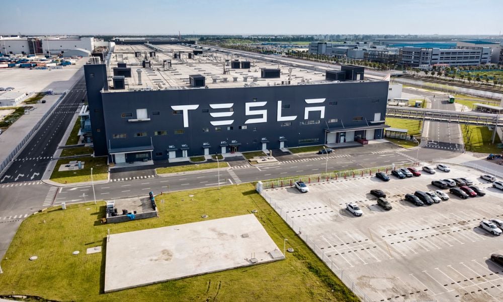 Tesla can't stop workers from wearing clothing supporting union