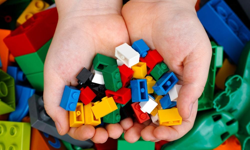 Lego ties employee bonuses to annual emissions