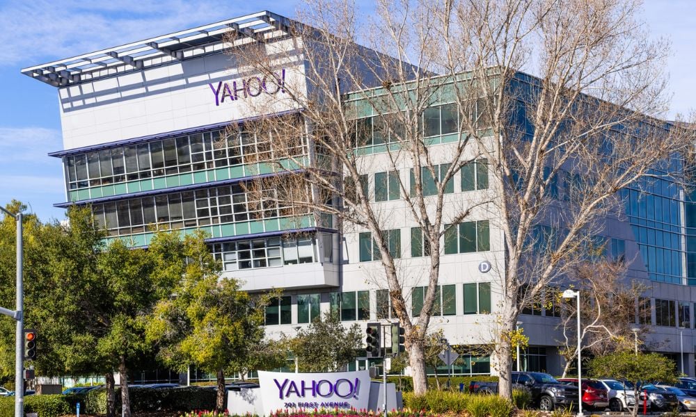 Yahoo, News Corp announce layoffs