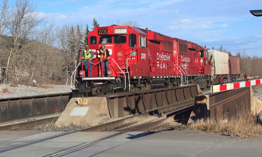 Federal labour board orders rail workers back to work, mandates binding arbitration