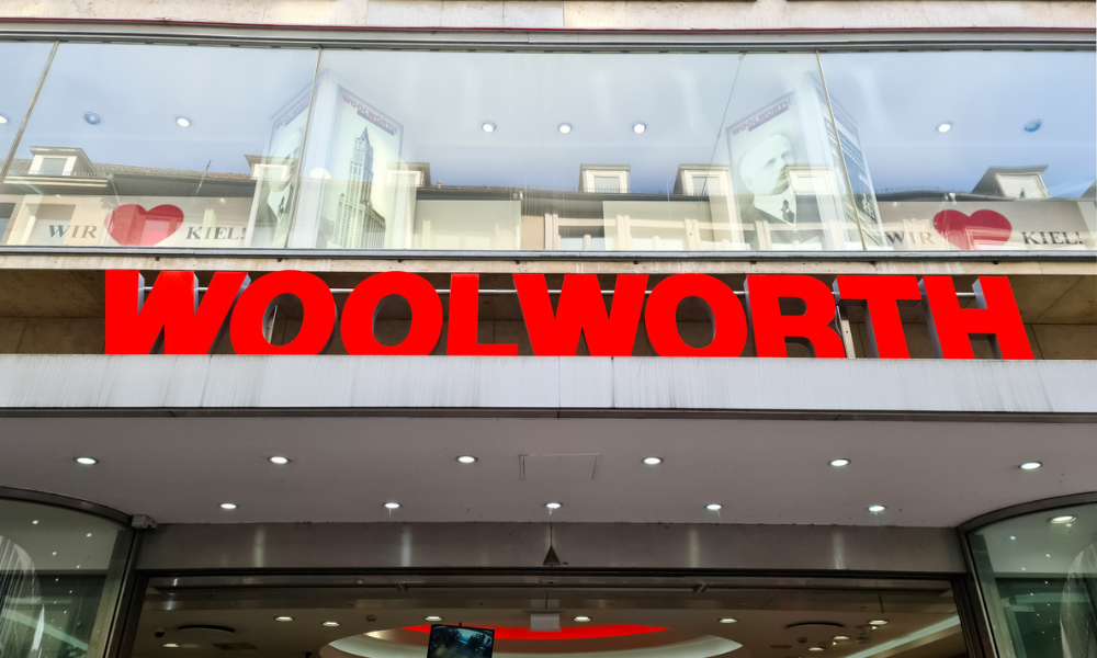 Unions seek 4-day work weeks for Woolworths retail staff