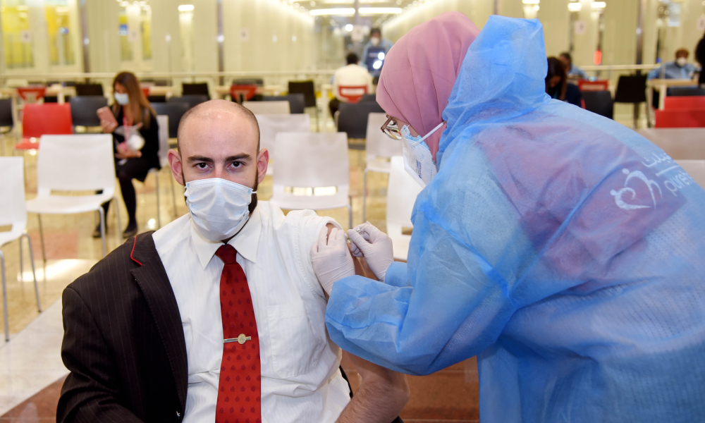 Emirates, SIA begin staff vaccination drive