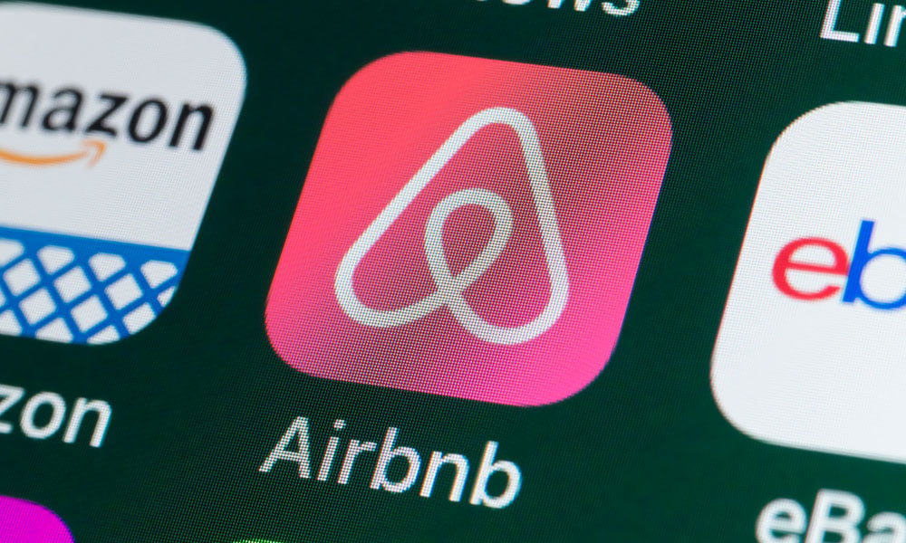 Airbnb slashes 25% of jobs amid COVID-19
