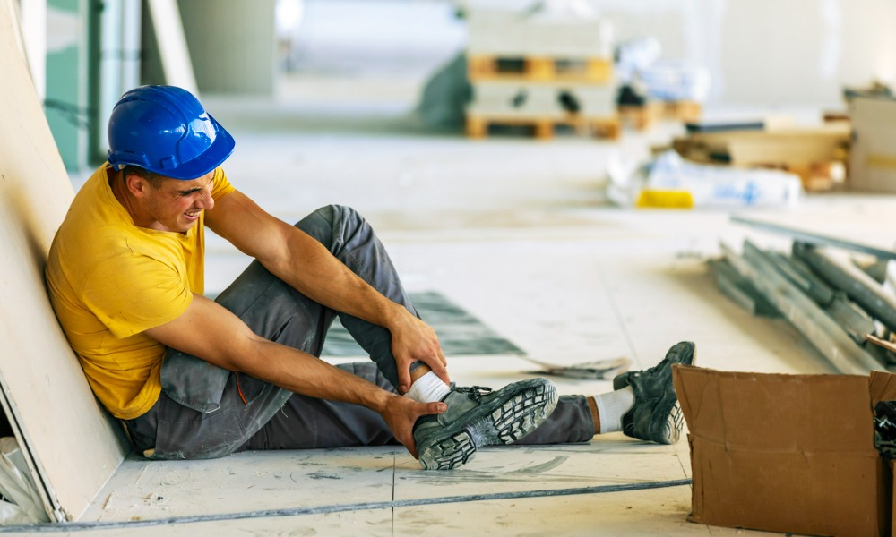 The complete guide to minimizing incidents and injuries in the workplace