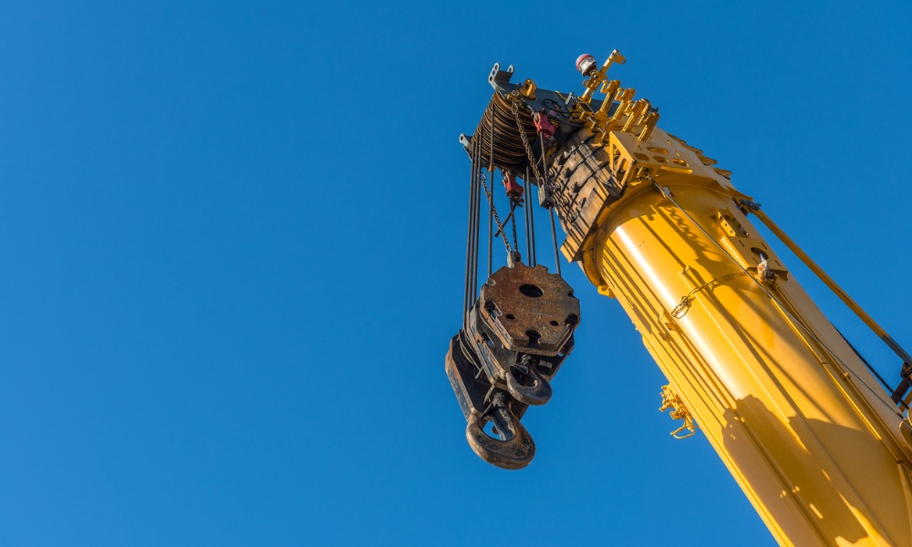 Collapsed crane blocking major underway removed