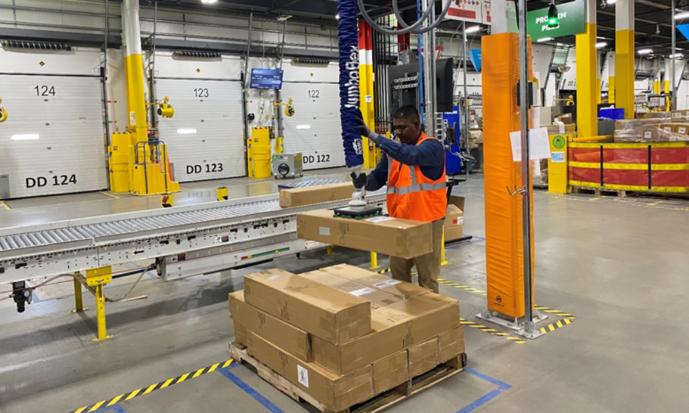 Inside Amazon part 3: Vacuum lift reducing strains