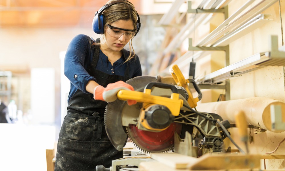 The best ear protection for loud machinery: the top earplugs & earmuffs