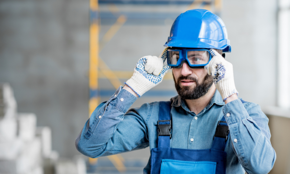 Choosing the best prescription safety goggles for workers with vision problems