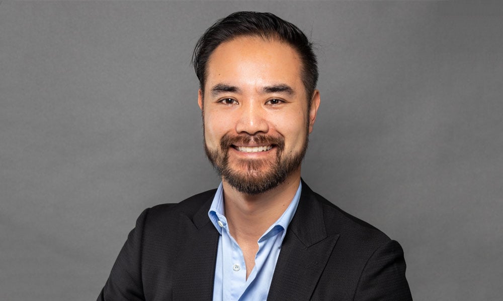 James Nguyen, R Financial Service