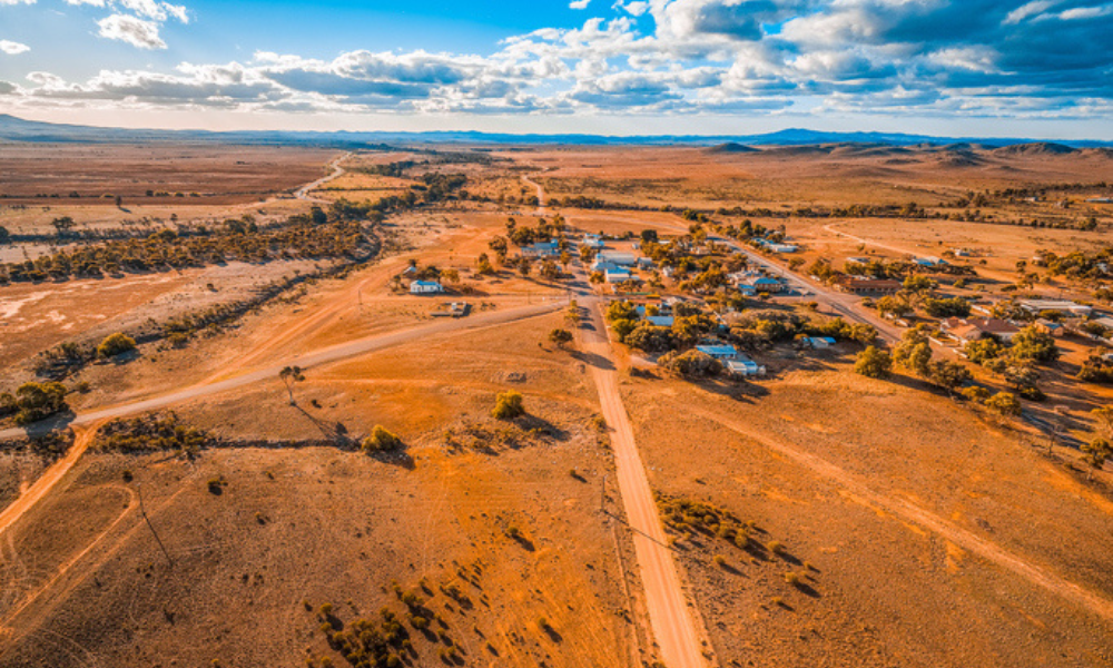 Law Council of Australia calls for financial incentives to boost legal services in rural areas
