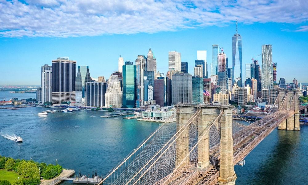 Manhattan home sales surge 17%