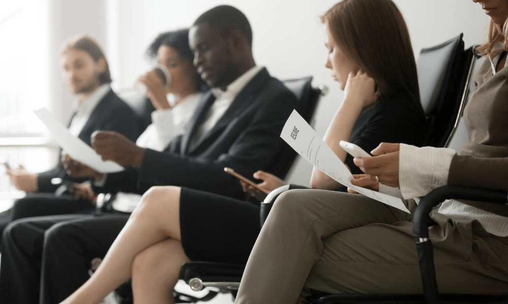 Job vacancies rise modestly in first quarter