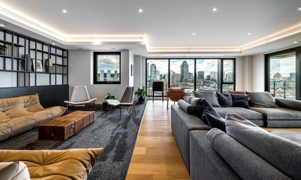 In a season of slowdown, ultra-luxury homes stay in demand