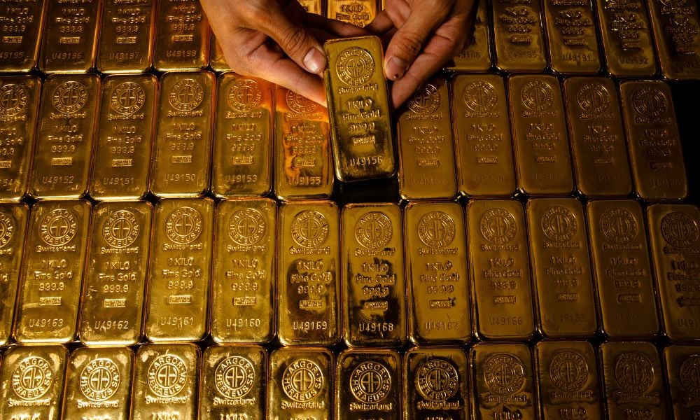Gold steadies in response to trade talk potential