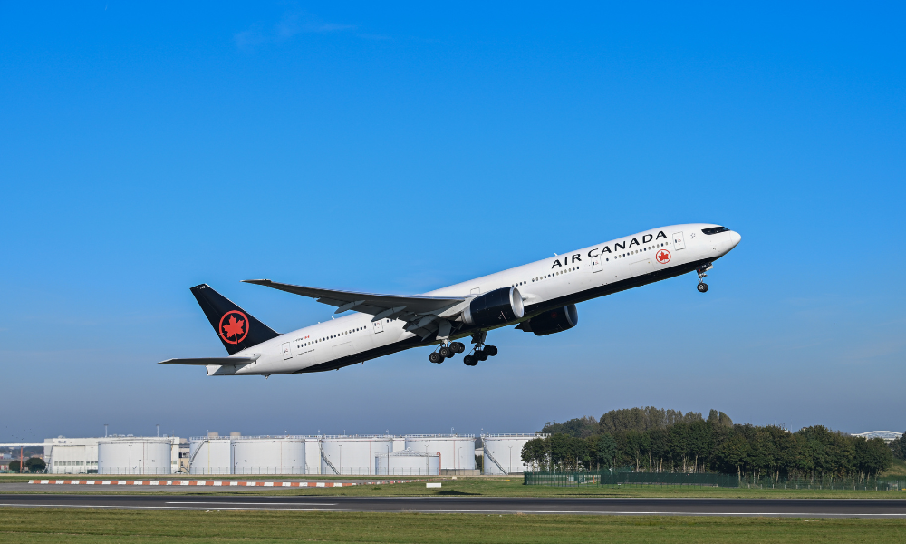 Air Canada beats Q3 forecasts with bold buyback and pilot deal