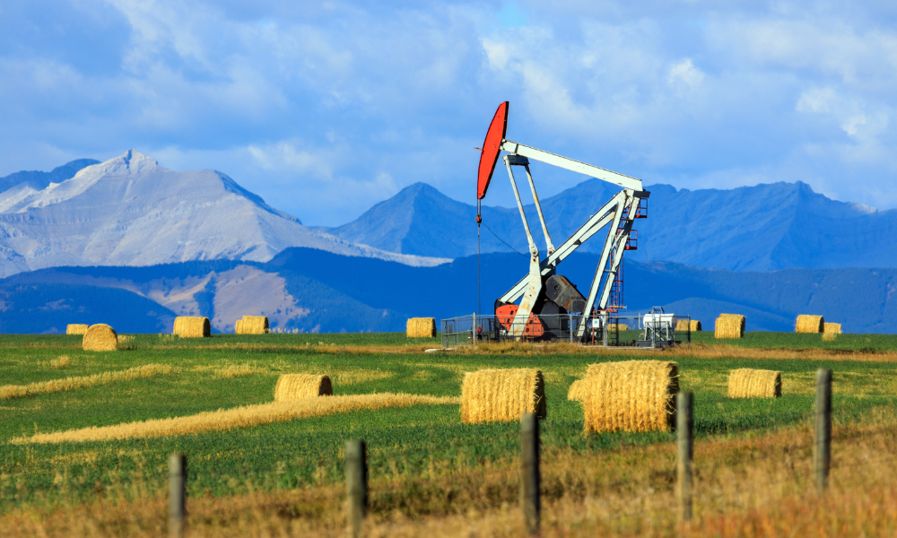 Alberta boosts drilling and investment as oil output reaches new record