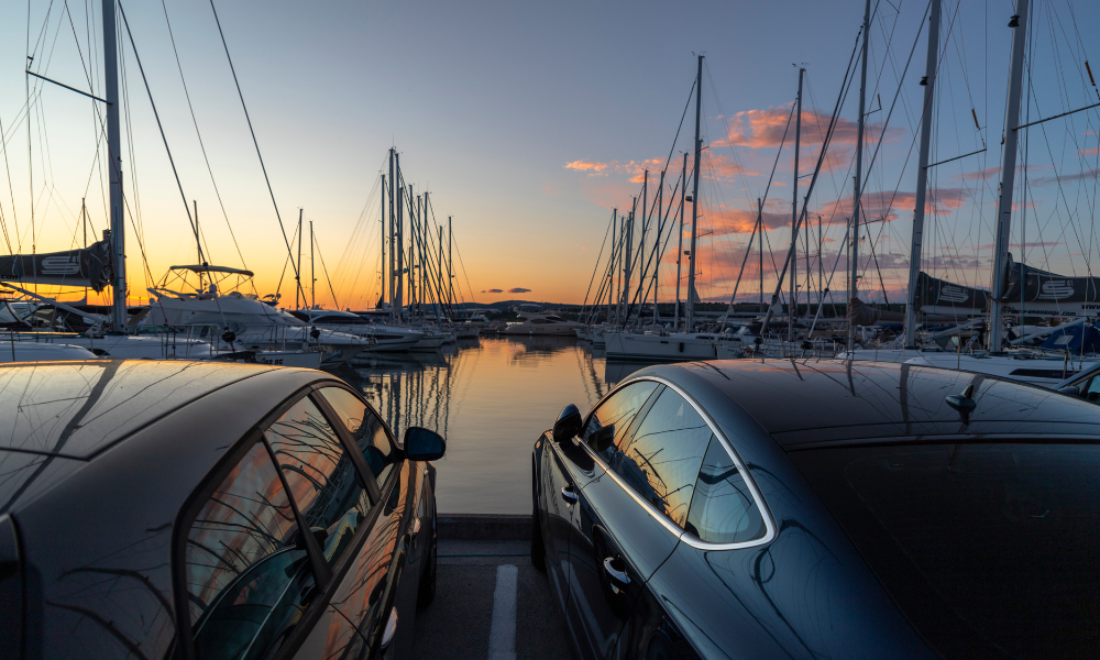 How does Canadian luxury tax affect vendors and buyers?