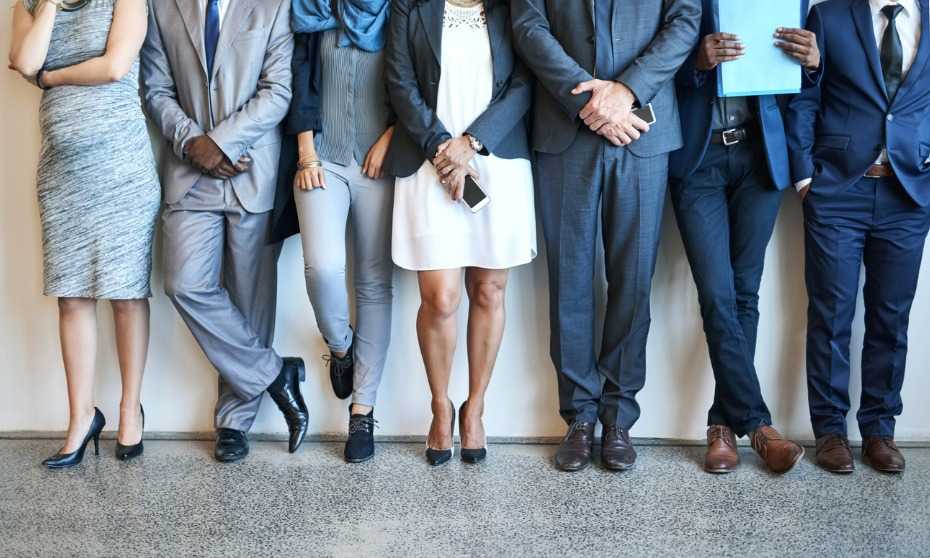 Should HR ban workplace dress codes?