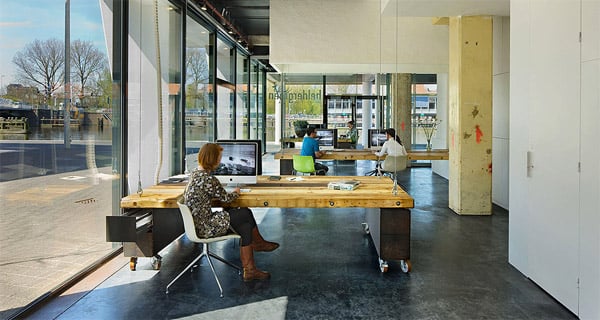 Disappearing desks the key to productivity?