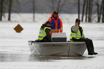 Gatineau courthouse offers limited services as flooding in Quebec remains an issue