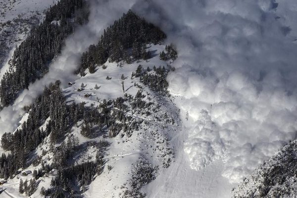 Unusual snowpack conditions create increased risk of avalanches in B.C.