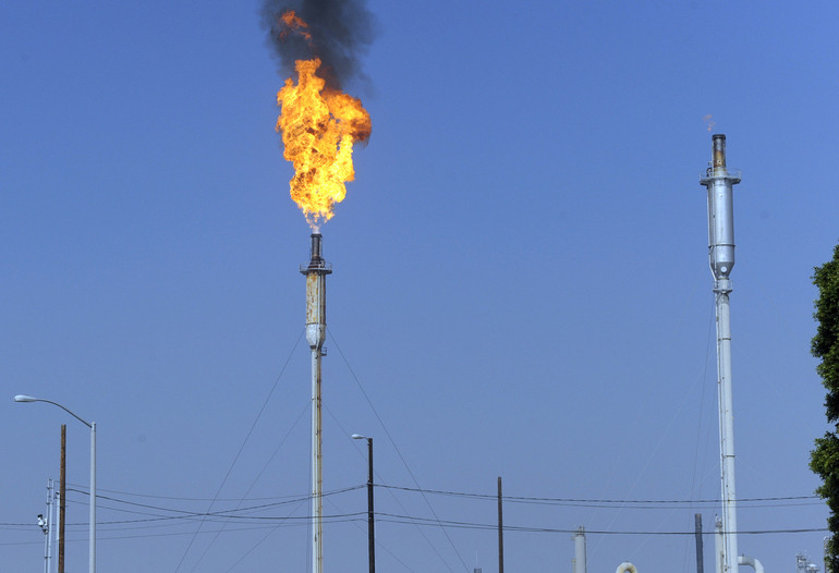 Weak safety standards led to Exxon refinery blast: U.S. agency