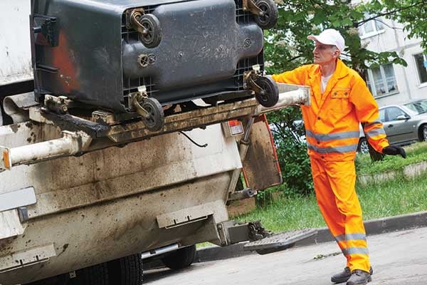 Waste collectors 3 times more likely to be hurt on the job
